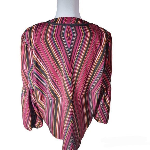 Maurices women's Blouse pink colorful‎ design plus size 0 long sleeve - Picture 2 of 6